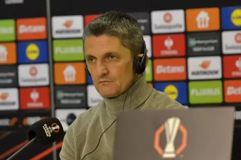 تقارير: الهلال السعودي يعرض 10 ملايين يورو على رازفان لوتشيسكو لخلافة جيسوس